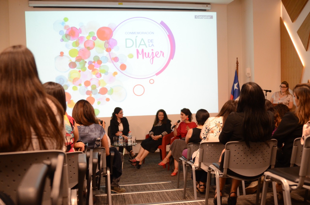 Imagen Ministerio del Trabajo y Sence realizan conversatorio por el Día Internacional de la Mujer